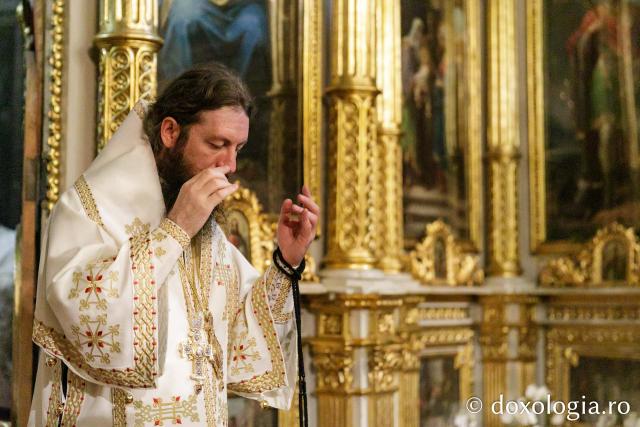 PS Damaschin Dorneanul și pelerinii Sfintei Parascheva – o primă Sfântă Liturghie în prima zi de Hram