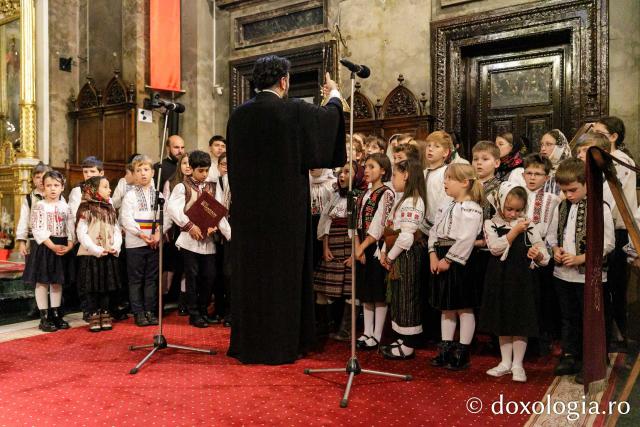 PS Damaschin Dorneanul și pelerinii Sfintei Parascheva – o primă Sfântă Liturghie în prima zi de Hram