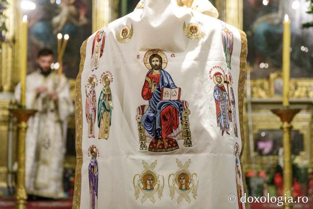 PS Damaschin Dorneanul și pelerinii Sfintei Parascheva – o primă Sfântă Liturghie în prima zi de Hram