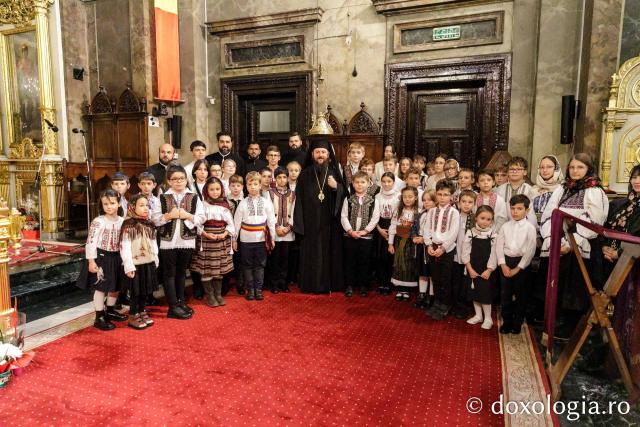 PS Damaschin Dorneanul și pelerinii Sfintei Parascheva – o primă Sfântă Liturghie în prima zi de Hram