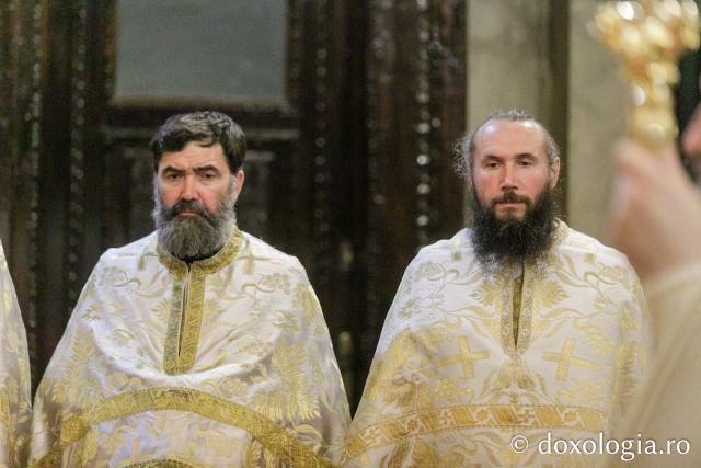 PS Părinte Nichifor Botoșăneanul a slujit Sfânta Liturghie în a doua zi a Hramului Sfintei Parascheva / Foto: pr. Silviu Cluci (Foto) PS Părinte Nichifor Botoșăneanul a slujit Sfânta Liturghie în a doua zi a Hramului Sfintei Parascheva