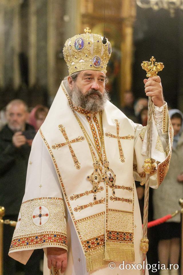 PS Părinte Nichifor Botoșăneanul a slujit Sfânta Liturghie în a doua zi a Hramului Sfintei Parascheva / Foto: pr. Silviu Cluci PS Părinte Nichifor Botoșăneanul a slujit Sfânta Liturghie în a doua zi a Hramului Sfintei Parascheva