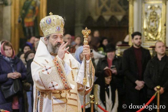 PS Părinte Nichifor Botoșăneanul a slujit Sfânta Liturghie în a doua zi a Hramului Sfintei Parascheva / Foto: pr. Silviu Cluci PS Părinte Nichifor Botoșăneanul a slujit Sfânta Liturghie în a doua zi a Hramului Sfintei Parascheva