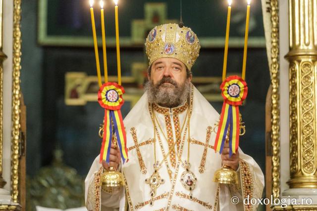 PS Părinte Nichifor Botoșăneanul a slujit Sfânta Liturghie în a doua zi a Hramului Sfintei Parascheva / Foto: pr. Silviu Cluci PS Părinte Nichifor Botoșăneanul a slujit Sfânta Liturghie în a doua zi a Hramului Sfintei Parascheva