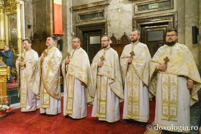 PS Părinte Nichifor Botoșăneanul a slujit Sfânta Liturghie în a doua zi a Hramului Sfintei Parascheva / Foto: pr. Silviu Cluci PS Părinte Nichifor Botoșăneanul a slujit Sfânta Liturghie în a doua zi a Hramului Sfintei Parascheva