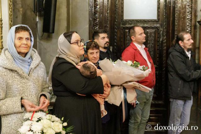 PS Părinte Nichifor Botoșăneanul a slujit Sfânta Liturghie în a doua zi a Hramului Sfintei Parascheva / Foto: pr. Silviu Cluci PS Părinte Nichifor Botoșăneanul a slujit Sfânta Liturghie în a doua zi a Hramului Sfintei Parascheva