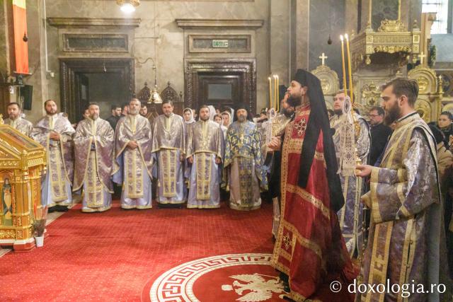 PS Teofil Trotușanul a slujit la Catedrala Mitropolitană din Iași în ultima zi de hram / Foto: pr. Silviu Cluci PS Teofil Trotușanul a slujit la Catedrala Mitropolitană din Iași în ultima zi de hram