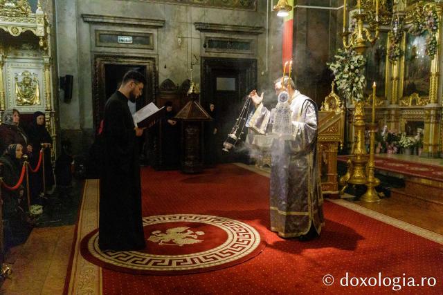 PS Teofil Trotușanul a slujit la Catedrala Mitropolitană din Iași în ultima zi de hram / Foto: pr. Silviu Cluci PS Teofil Trotușanul a slujit la Catedrala Mitropolitană din Iași în ultima zi de hram
