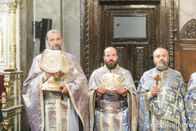 PS Teofil Trotușanul a slujit la Catedrala Mitropolitană din Iași în ultima zi de hram / Foto: pr. Silviu Cluci PS Teofil Trotușanul a slujit la Catedrala Mitropolitană din Iași în ultima zi de hram