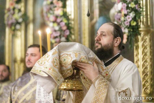 PS Teofil Trotușanul a slujit la Catedrala Mitropolitană din Iași în ultima zi de hram / Foto: pr. Silviu Cluci PS Teofil Trotușanul a slujit la Catedrala Mitropolitană din Iași în ultima zi de hram