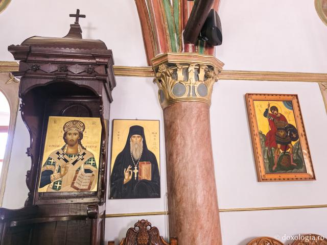 Clipe de zăbavă la Mănăstirea „Panaghia Ypseni” din Insula Rodos