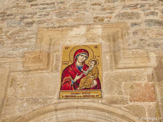 Clipe de zăbavă la Mănăstirea „Panaghia Ypseni” din Insula Rodos