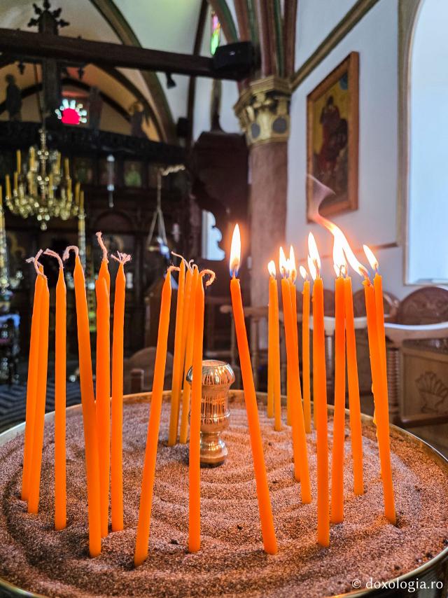Clipe de zăbavă la Mănăstirea „Panaghia Ypseni” din Insula Rodos