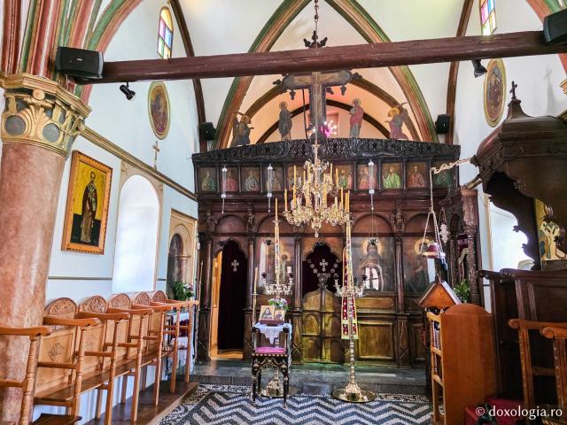 Clipe de zăbavă la Mănăstirea „Panaghia Ypseni” din Insula Rodos