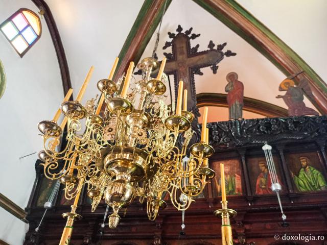 Clipe de zăbavă la Mănăstirea „Panaghia Ypseni” din Insula Rodos