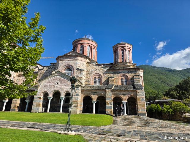 Sub binecuvântarea Sfântului Ioan Botezătorul – clipe de tihnă la mănăstirea din Akritohori / Foto: Magda Buftea Sub binecuvântarea Sfântului Ioan Botezătorul – clipe de tihnă la mănăstirea din Akritohori