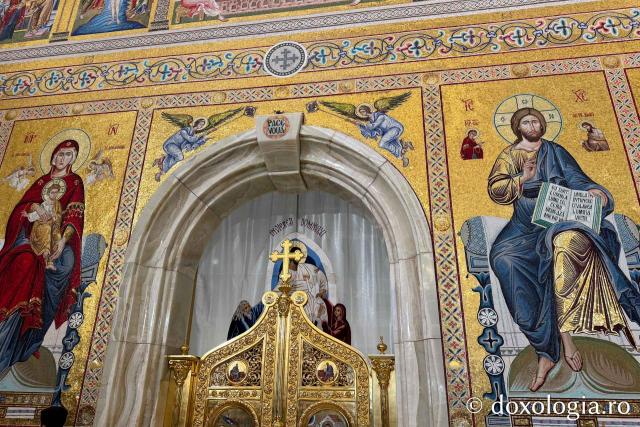 Pictura Catedralei Naționale, în ziua sfințirii