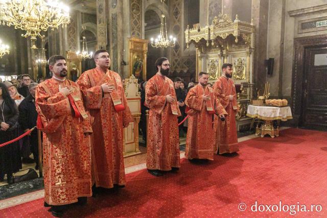 Priveghere în cinstea Sfântului Gheorghe la Catedrala Mitropolitană din Iași / Foto: pr. Silviu Cluci Priveghere în cinstea Sfântului Gheorghe la Catedrala Mitropolitană din Iași