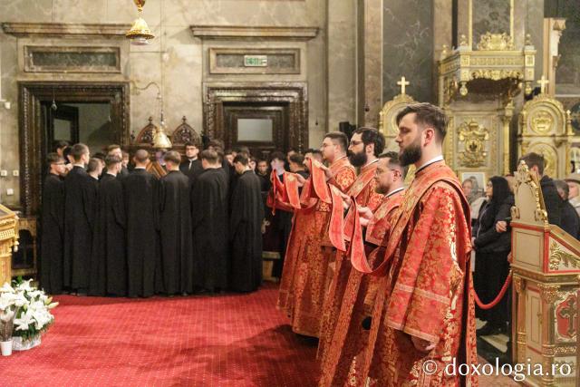 Priveghere în cinstea Sfântului Gheorghe la Catedrala Mitropolitană din Iași / Foto: pr. Silviu Cluci Priveghere în cinstea Sfântului Gheorghe la Catedrala Mitropolitană din Iași