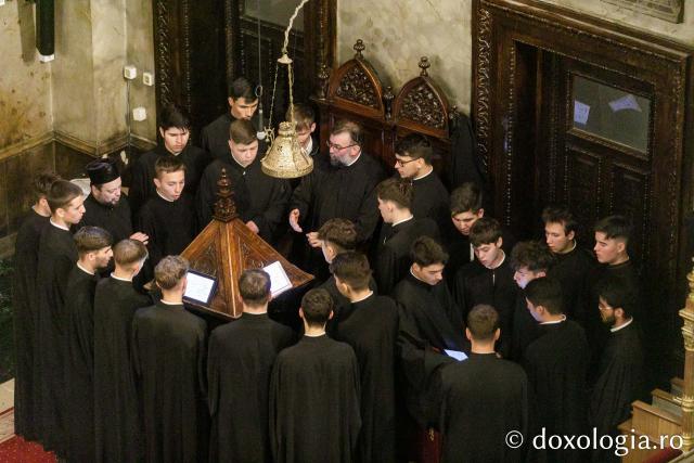 Priveghere în cinstea Sfântului Gheorghe la Catedrala Mitropolitană din Iași / Foto: pr. Silviu Cluci Priveghere în cinstea Sfântului Gheorghe la Catedrala Mitropolitană din Iași