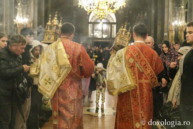 Priveghere în cinstea Sfântului Gheorghe la Catedrala Mitropolitană din Iași / Foto: pr. Silviu Cluci Priveghere în cinstea Sfântului Gheorghe la Catedrala Mitropolitană din Iași