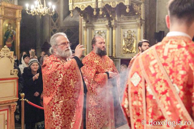 Priveghere în cinstea Sfântului Gheorghe la Catedrala Mitropolitană din Iași / Foto: pr. Silviu Cluci Priveghere în cinstea Sfântului Gheorghe la Catedrala Mitropolitană din Iași