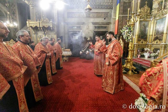 Priveghere în cinstea Sfântului Gheorghe la Catedrala Mitropolitană din Iași / Foto: pr. Silviu Cluci Priveghere în cinstea Sfântului Gheorghe la Catedrala Mitropolitană din Iași