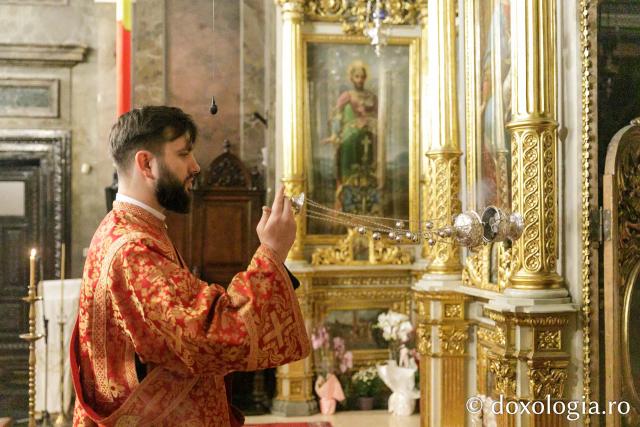 Priveghere în cinstea Sfântului Gheorghe la Catedrala Mitropolitană din Iași / Foto: pr. Silviu Cluci Priveghere în cinstea Sfântului Gheorghe la Catedrala Mitropolitană din Iași
