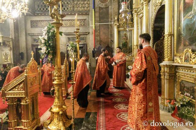 Priveghere în cinstea Sfântului Gheorghe la Catedrala Mitropolitană din Iași / Foto: pr. Silviu Cluci Priveghere în cinstea Sfântului Gheorghe la Catedrala Mitropolitană din Iași