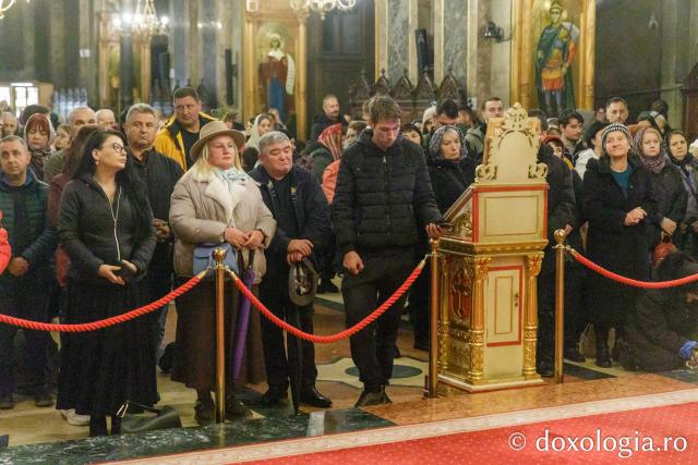 Priveghere în cinstea Sfântului Gheorghe la Catedrala Mitropolitană din Iași / Foto: pr. Silviu Cluci Priveghere în cinstea Sfântului Gheorghe la Catedrala Mitropolitană din Iași