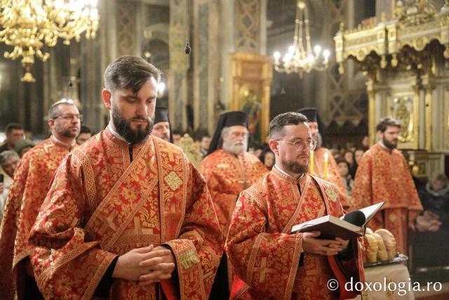 Priveghere în cinstea Sfântului Gheorghe la Catedrala Mitropolitană din Iași / Foto: pr. Silviu Cluci Priveghere în cinstea Sfântului Gheorghe la Catedrala Mitropolitană din Iași