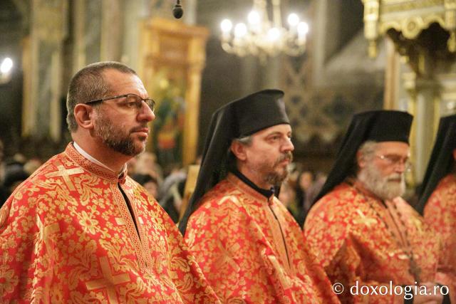 Priveghere în cinstea Sfântului Gheorghe la Catedrala Mitropolitană din Iași / Foto: pr. Silviu Cluci Priveghere în cinstea Sfântului Gheorghe la Catedrala Mitropolitană din Iași