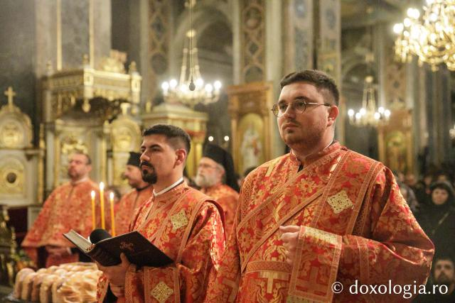 Priveghere în cinstea Sfântului Gheorghe la Catedrala Mitropolitană din Iași / Foto: pr. Silviu Cluci Priveghere în cinstea Sfântului Gheorghe la Catedrala Mitropolitană din Iași