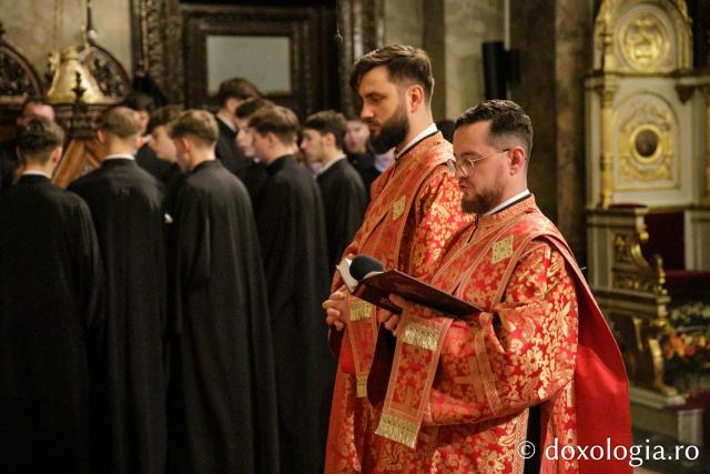 Priveghere în cinstea Sfântului Gheorghe la Catedrala Mitropolitană din Iași / Foto: pr. Silviu Cluci Priveghere în cinstea Sfântului Gheorghe la Catedrala Mitropolitană din Iași