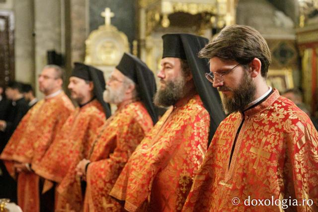 Priveghere în cinstea Sfântului Gheorghe la Catedrala Mitropolitană din Iași / Foto: pr. Silviu Cluci Priveghere în cinstea Sfântului Gheorghe la Catedrala Mitropolitană din Iași