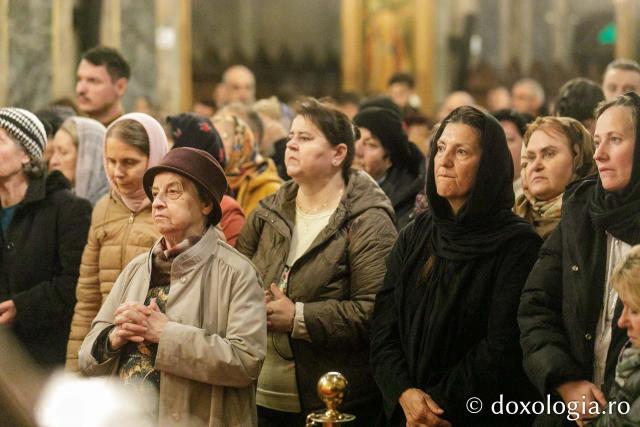 Priveghere în cinstea Sfântului Gheorghe la Catedrala Mitropolitană din Iași / Foto: pr. Silviu Cluci Priveghere în cinstea Sfântului Gheorghe la Catedrala Mitropolitană din Iași