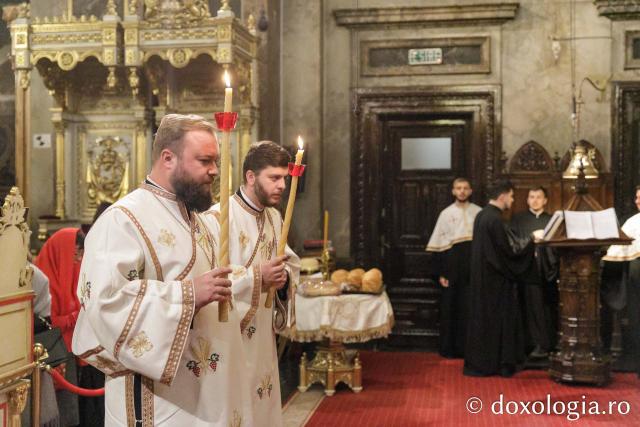 Priveghere în cinstea Sfântului Grigorie Palama la Catedrala Mitropolitană din Iași / Foto: pr. Silviu Cluci Priveghere în cinstea Sfântului Grigorie Palama la Catedrala Mitropolitană din Iași