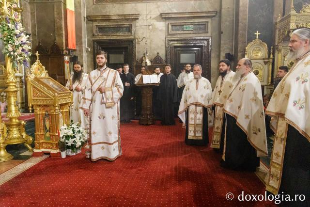 Priveghere în cinstea Sfântului Grigorie Palama la Catedrala Mitropolitană din Iași / Foto: pr. Silviu Cluci Priveghere în cinstea Sfântului Grigorie Palama la Catedrala Mitropolitană din Iași