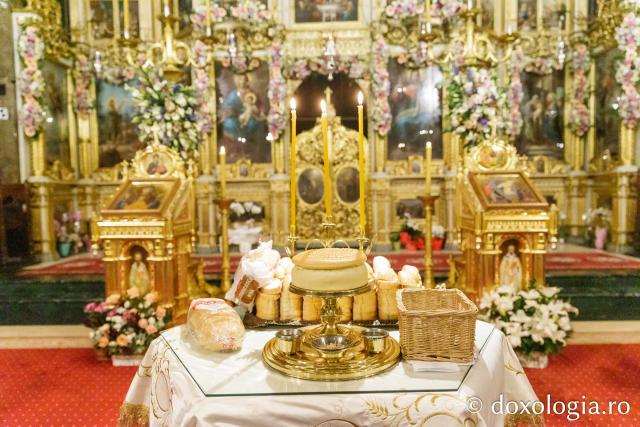 Priveghere în cinstea Sfântului Grigorie Palama la Catedrala Mitropolitană din Iași / Foto: pr. Silviu Cluci Priveghere în cinstea Sfântului Grigorie Palama la Catedrala Mitropolitană din Iași