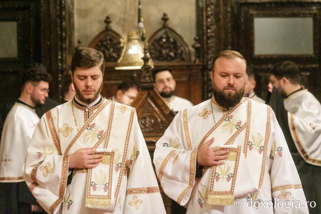 Priveghere în cinstea Sfântului Grigorie Palama la Catedrala Mitropolitană din Iași / Foto: pr. Silviu Cluci Priveghere în cinstea Sfântului Grigorie Palama la Catedrala Mitropolitană din Iași