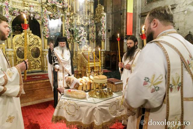Priveghere în cinstea Sfântului Grigorie Palama la Catedrala Mitropolitană din Iași / Foto: pr. Silviu Cluci Priveghere în cinstea Sfântului Grigorie Palama la Catedrala Mitropolitană din Iași