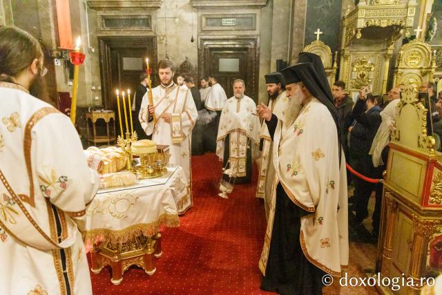 Priveghere în cinstea Sfântului Grigorie Palama la Catedrala Mitropolitană din Iași / Foto: pr. Silviu Cluci Priveghere în cinstea Sfântului Grigorie Palama la Catedrala Mitropolitană din Iași