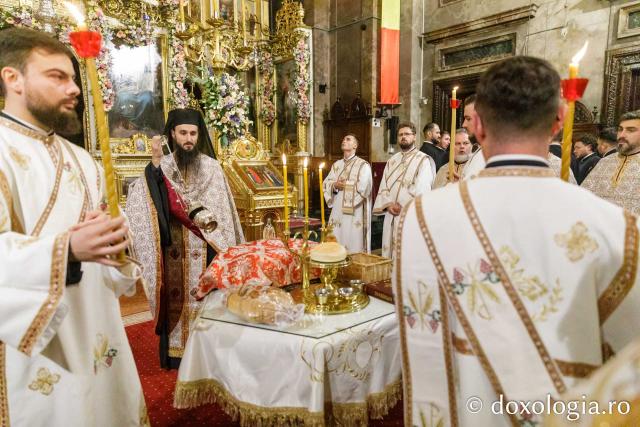 Priveghere în cinstea Sfântului Andrei la Catedrala Mitropolitană din Iași
