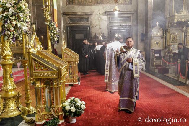 Priveghere în cinstea Sfântului Iosif cel Milostiv la Catedrala Mitropolitană din Iași / Foto: pr. Silviu Cluci Priveghere în cinstea Sfântului Iosif cel Milostiv la Catedrala Mitropolitană din Iași