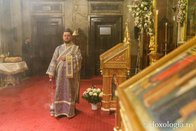 Priveghere în cinstea Sfântului Iosif cel Milostiv la Catedrala Mitropolitană din Iași / Foto: pr. Silviu Cluci Priveghere în cinstea Sfântului Iosif cel Milostiv la Catedrala Mitropolitană din IașiPriveghere în cinstea Sfântului Iosif cel Milostiv la Catedrala Mitropolitană din Iași