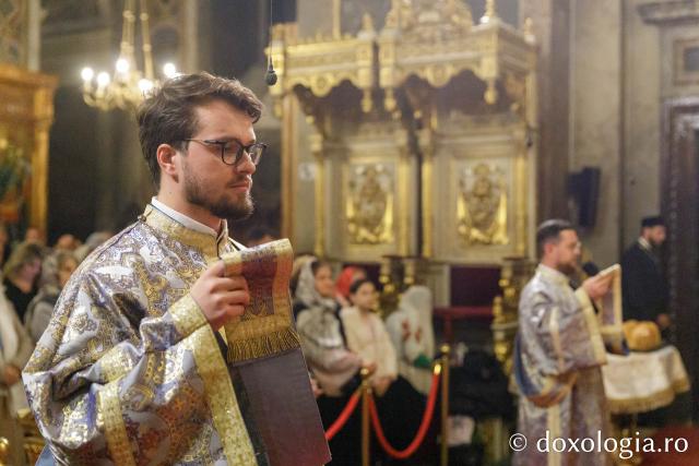 Priveghere în cinstea Sfântului Iosif cel Milostiv la Catedrala Mitropolitană din Iași / Foto: pr. Silviu Cluci Priveghere în cinstea Sfântului Iosif cel Milostiv la Catedrala Mitropolitană din Iași