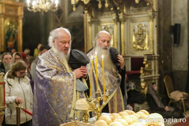 Priveghere în cinstea Sfântului Iosif cel Milostiv la Catedrala Mitropolitană din Iași / Foto: pr. Silviu Cluci Priveghere în cinstea Sfântului Iosif cel Milostiv la Catedrala Mitropolitană din Iași