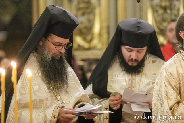 Slujba de priveghere în cinstea Sfintei Cuvioase Parascheva la Catedrala Mitropolitană din Iași / Foto: pr. Silviu Cluci Slujba de priveghere în cinstea Sfintei Cuvioase Parascheva la Catedrala Mitropolitană din Iași