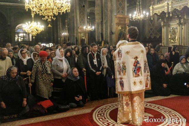 Slujba de priveghere în cinstea Sfintei Cuvioase Parascheva la Catedrala Mitropolitană din Iași