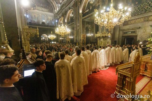 Slujba de priveghere în cinstea Sfintei Cuvioase Parascheva la Catedrala Mitropolitană din Iași